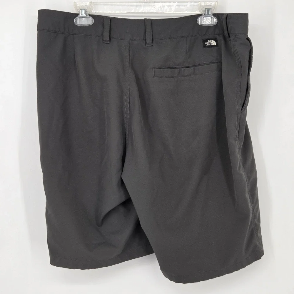 The North Face Rolling Sun Hybrid FlashDry Short Mens 36 Dark Gray 10